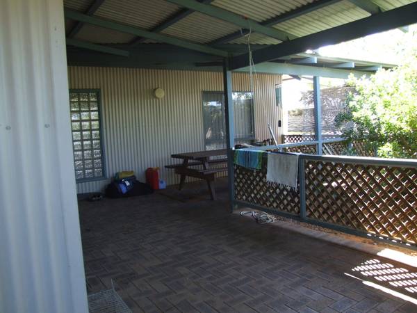 Massive pool! Picture 2