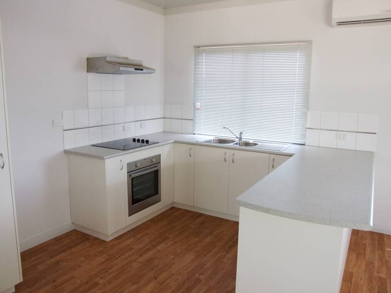 UNDER OFFER! Picture 2