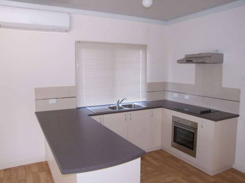 UNDER OFFER! Picture 3