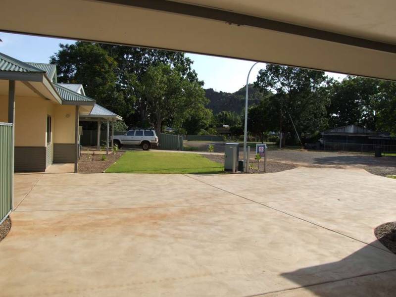 UNDER OFFER! Picture 2