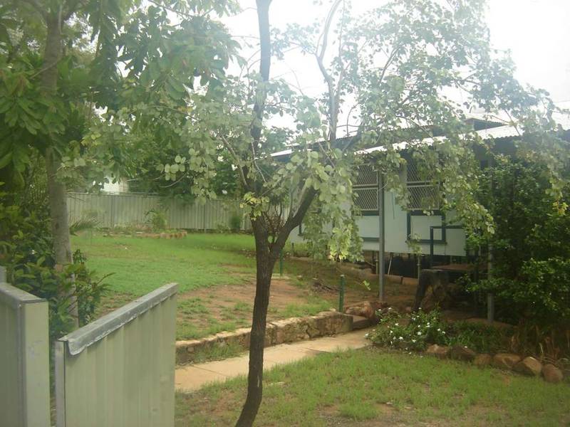 3 X 1 Wyndham Picture 1