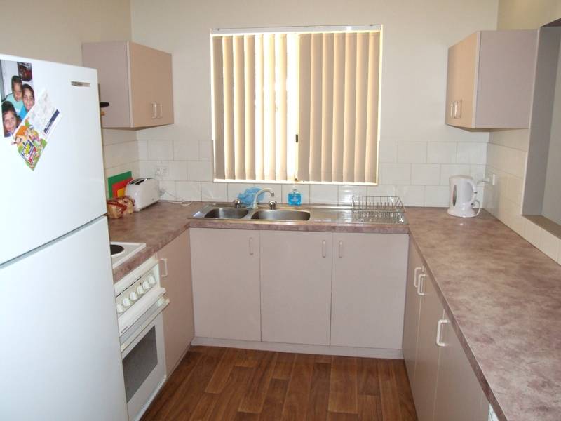 UNDER OFFER! Picture 3