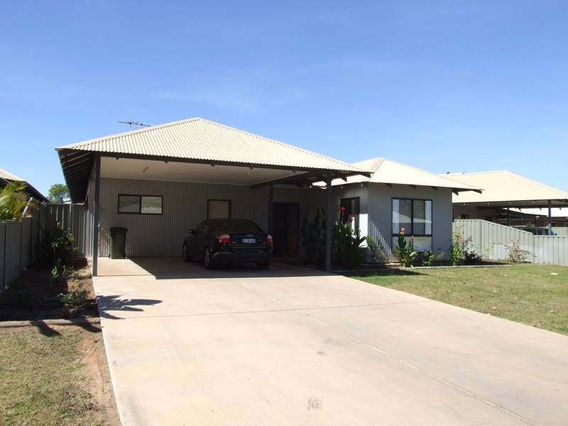 UNDER OFFER! Picture 3