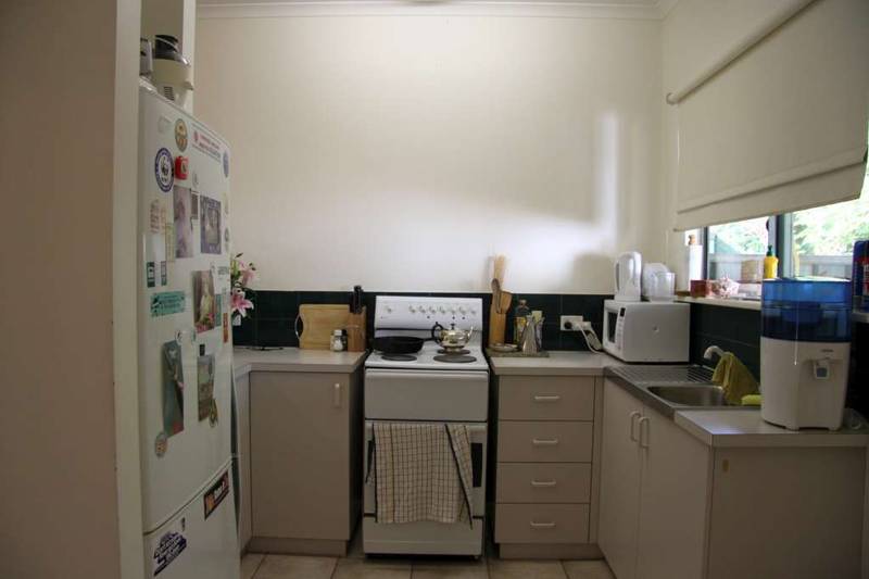 UNDER OFFER! Picture 3