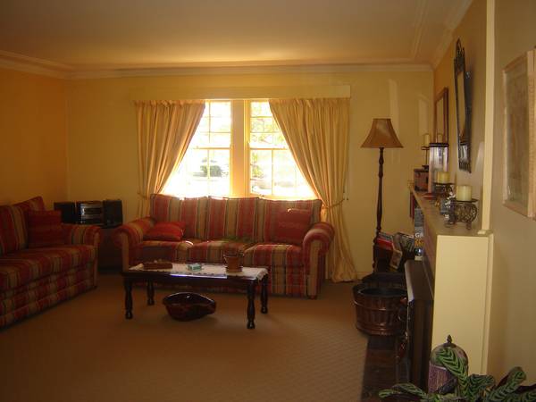 CLASSIC 4 BEDROOM HOME Picture 2