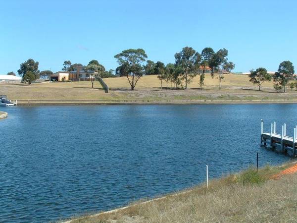 ABSOLUTE WATERFRONT - Full Jetty Included Picture 1