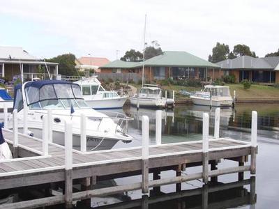 ARCHITECT DESIGNED TOWN HOUSE WITH PRIVATE JETTY BERTH Picture