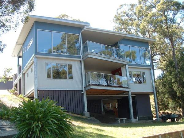 BRAND NEW, MODERN WATERFRONT RESERVE WITH JETTY BERTH Picture 2