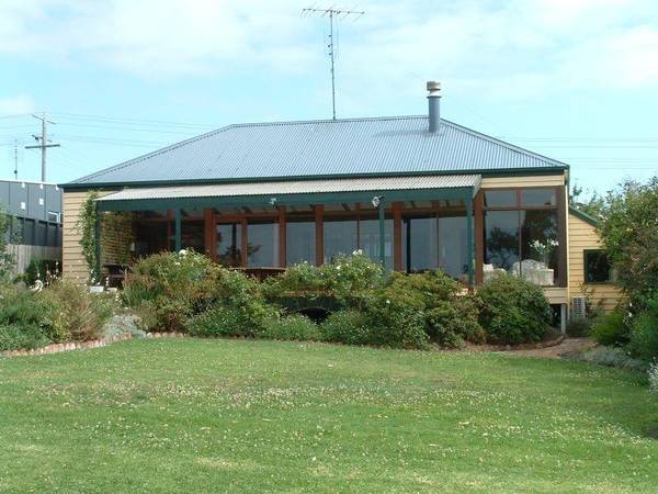 EXPERIENCE THE MAGIC OF THE LAKES Picture 2