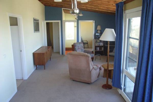 FOUR BEDROOMS IN IDEAL LOCATION Picture 3