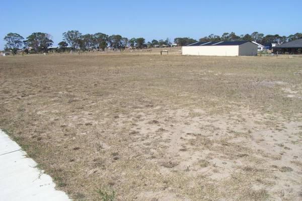 LARGE ALLOTMENT IN POPULAR NEW AREA Picture 3