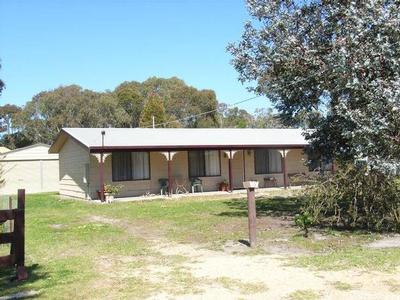 PERFECT LOCATION ON RAYMOND ISLAND Picture