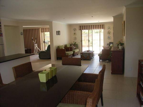 QUALITY ON NEWLANDS DRIVE Picture 3