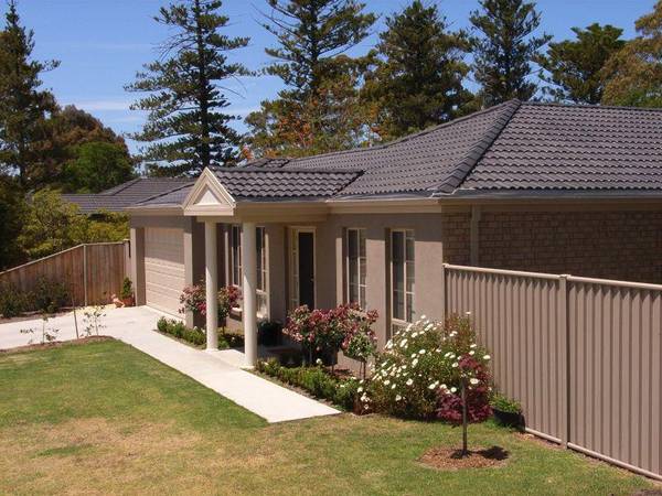 QUALITY ON NEWLANDS DRIVE Picture 1