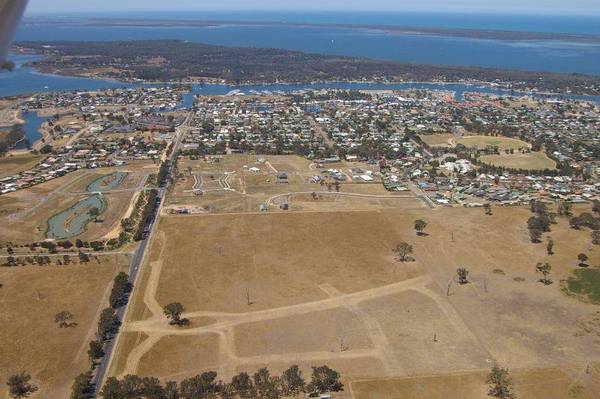 SOAK IT UP AT "LAKE PENINSULA" Picture 3