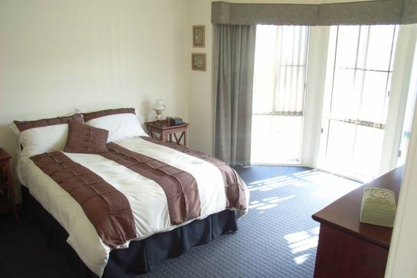 SOPHISTICATION AND TRANQUILITY Picture 3