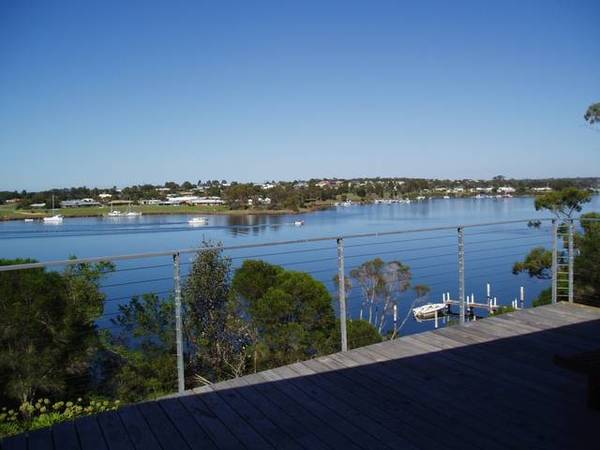 STUNNING SILVERWATER Picture 2