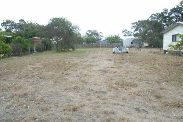 RAYMOND ISLAND - CENTRAL LOCATION Picture 1