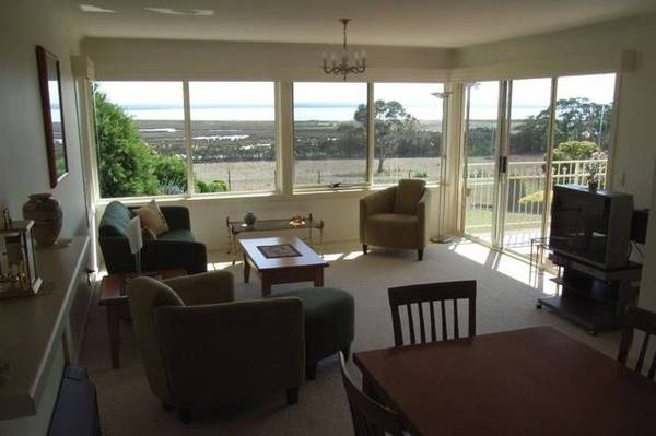 QUALITY IN A SPECTACULAR LOCATION Picture 3