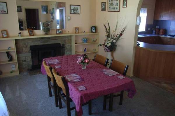 IDEAL FAMILY HOME Picture 2