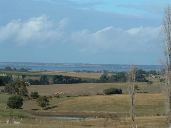 'BUNGARE' DUAL OCCUPANCY 24 ACRES, STUNNING VIEWS Picture 2