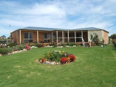 A HOME OF EXCEPTIONAL APPEAL Picture