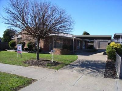 ADJOINING PARKLAND RESERVE Picture