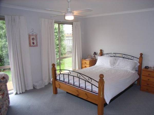 ADJOINING PARKLAND RESERVE Picture 2