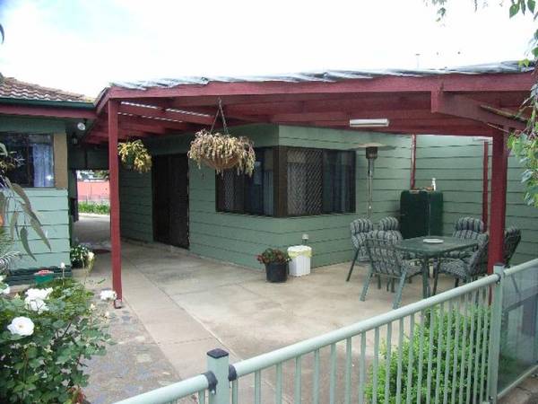 ENTERTAINERS DELIGHT Picture 1