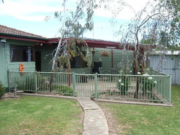 ENTERTAINERS DELIGHT Picture 2