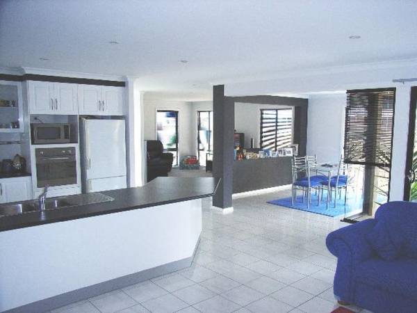 EXECUTIVE STYLE & LOCATION Picture 3