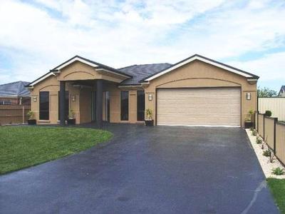 EXECUTIVE STYLE & LOCATION Picture EXECUTIVE STYLE & LOCATION Picture