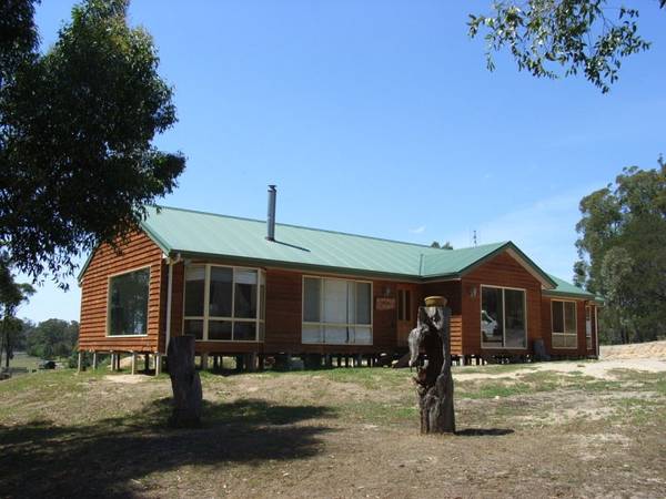 NATIVE LOVERS RETREAT Picture 1