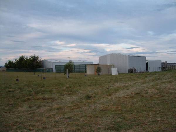 PARADISE ON THE GIPPSLAND LAKES Picture 2