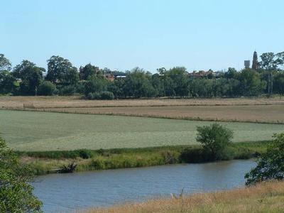 WATERFRONT LAND Picture