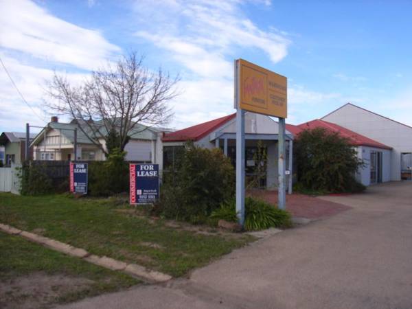 Display sales plus warehouse Picture 1