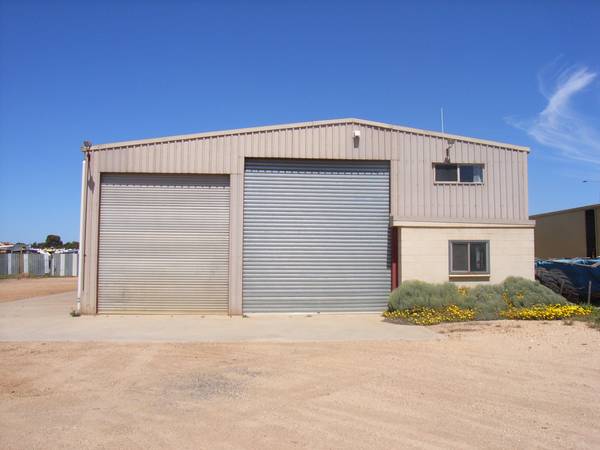 Industrial Shed - 375M2 Picture 1