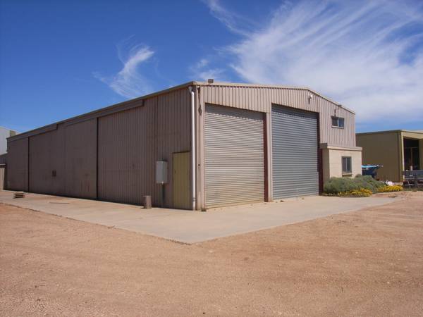 Industrial Shed - 375M2 Picture 2