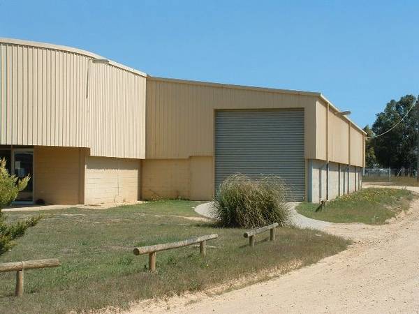 Warehouse with heaps of upgrades. Picture 1