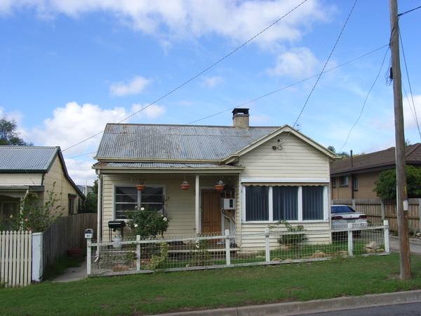 COTTAGE + ELBOW GREASE
= GREAT VALUE Picture 1