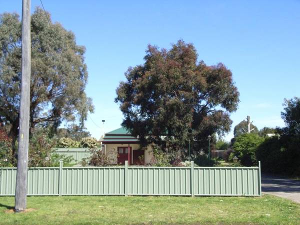 2 PROPERTIES ON ONE BLOCK! Picture 1