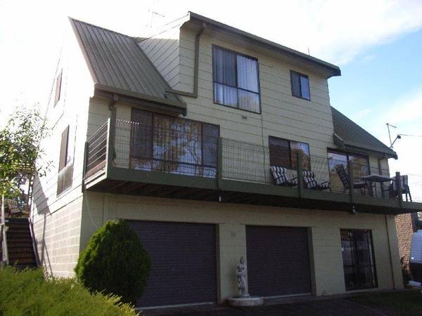 BLUE CHIP LOCATION- SEAVIEW PARADE Picture 2