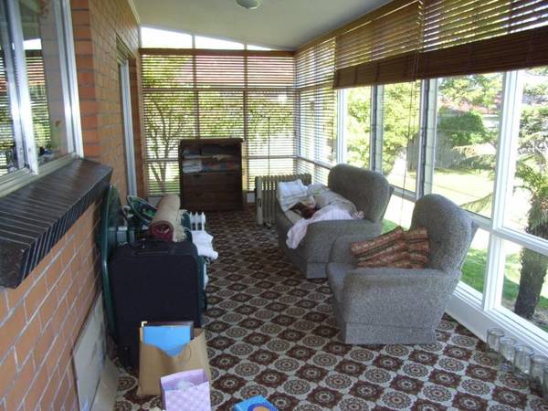 DELIGHTFUL HOME ON LARGE BLOCK Picture 3