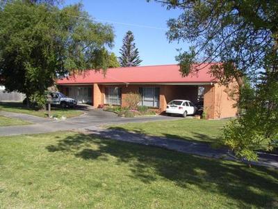 DELIGHTFUL HOME ON LARGE BLOCK Picture DELIGHTFUL HOME ON LARGE BLOCK Picture