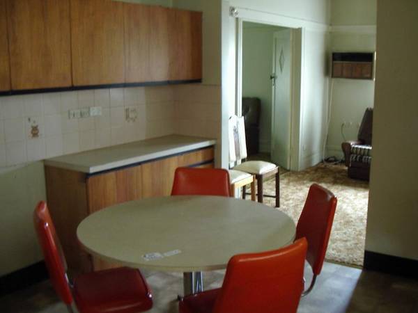 IDEALLY POSITIONED WEATHERBOARD HOUSE Picture 3