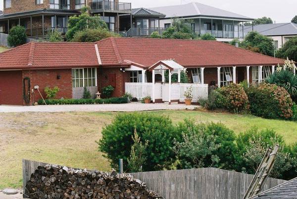 SCENIC VIEWS & LOCATION Picture 3