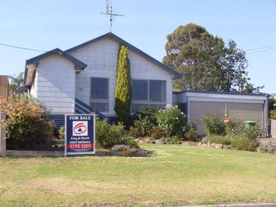 SPACIOUS LIVING AND RURAL VIEWS! Picture