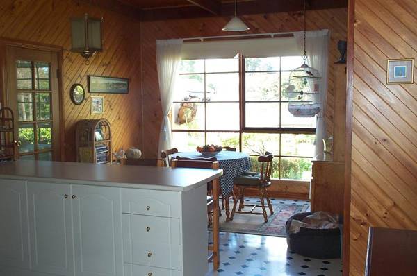 STUNNING WEATHERBOARD ON APPROX 3/4 ACRE Picture 2