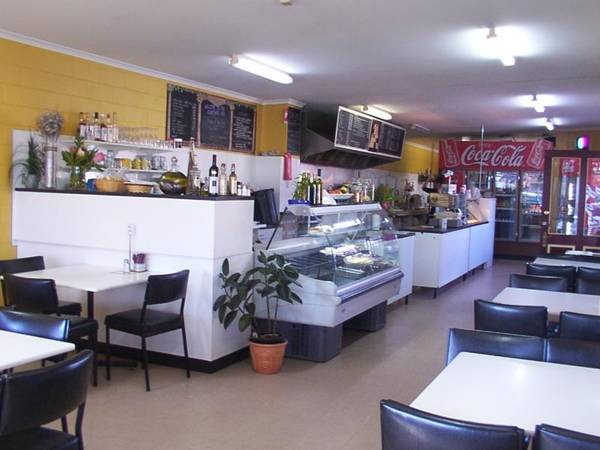 STRATA TITLE SHOPS- ORBOST Picture 3