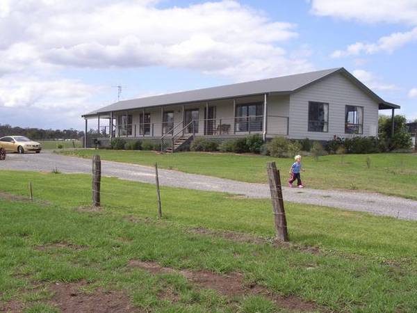 BEAUTIFUL NEW HOME WITH RURAL VIEWS Picture 1
